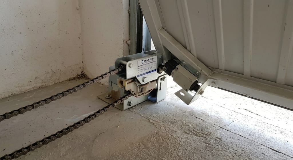Depois — Suporte de corrente sujo e oxidado